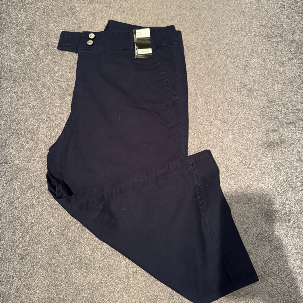 NY & Company Cropped Pants